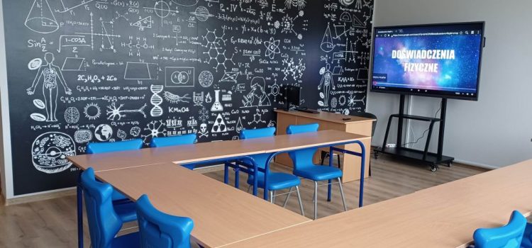 W Szkole Podstawowej w Kłobucku powstała pracownia matematyczno-fizyczna