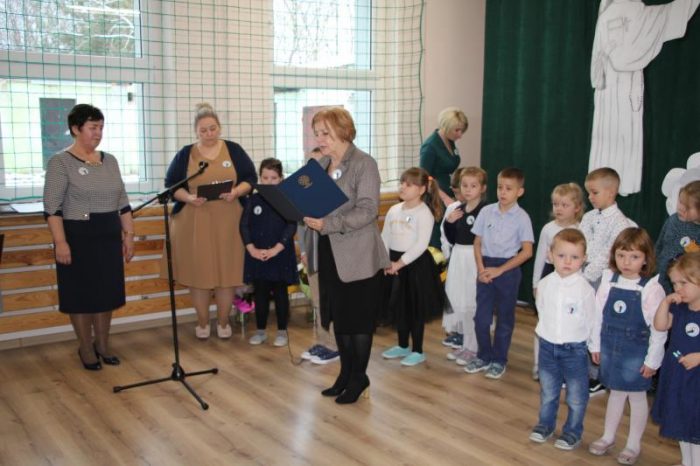 Nadanie imienia w szkole w Ogrodnikach