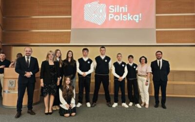 Szkoła w Dębniku laureatem konkursu „Silini Polską”